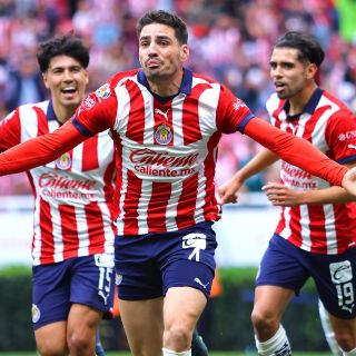 Chivas aprendió a vivir sin goleador
