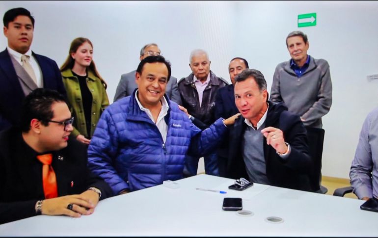 Cosío Gaona, presidente de la agrupación política ciudadana, afirmó que llegaron a un acuerdo con el aspirante emecista, para incluir propuestas de su plataforma en el proyecto que buscará encabezar Lemus. EL INFORMADOR / A. NAVARRO