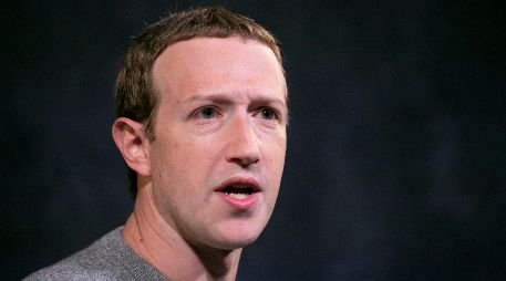 Las afirmaciones de Zuckerberg han dado la vuelta al internet, pues algunos de los internautas han descrito el hecho como “Campaña absurda de promoción”, otros han defendido su postura diciendo que los productos que ofrece la empresa de los teléfonos iPhone, está sobrevalorada. AP /archivo