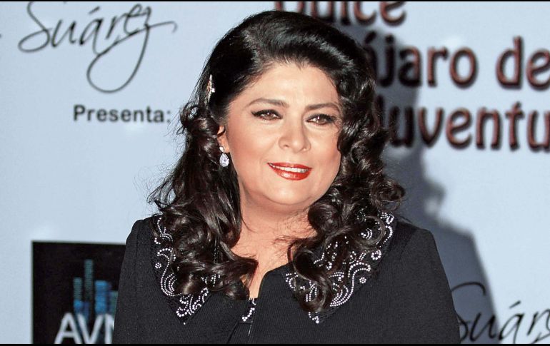 En cuanto al primer regalo para la niña, la famosa reveló que decidió adquirirle ropita, que será la primera que use cuando salga del hospital.SUN /archivo