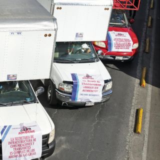 Transportistas paralizan las carreteras de México