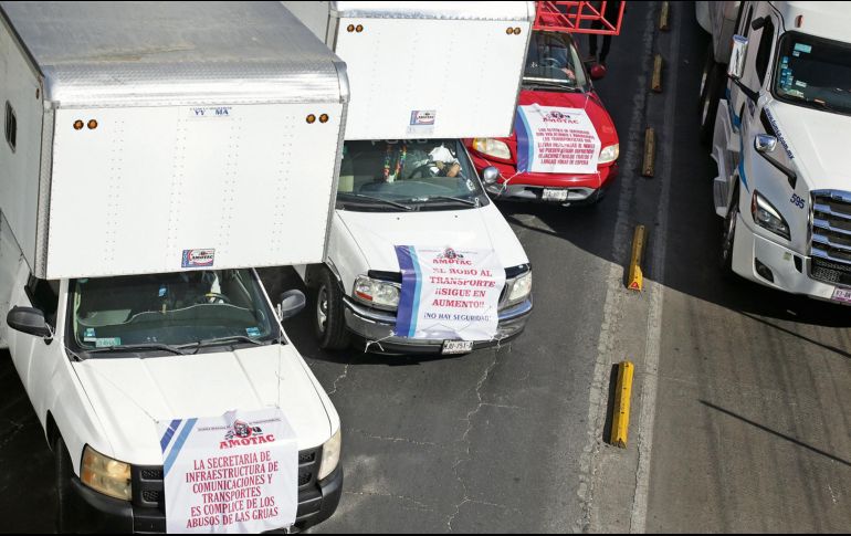 En todo el país, los asociados de Amotac cerraron las carreteras para señalar el alza en la violencia contra los transportistas. XINHUA