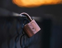 Persistir en el amor requiere una voluntad admirable, pero puede tornarse problemático si ese amor impide que la persona enamorada avance. UNSPLASH/Bogdan Cotos