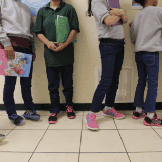 EU falló en la revisión adecuada de los tutores de menores migrantes no acompañados