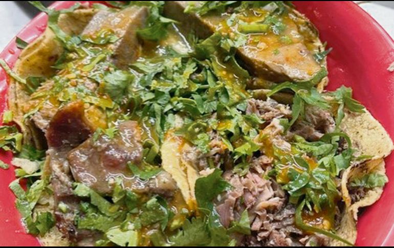 Disfruta de un delicioso festín nocturno en Tacos Nano. CORTESÍA