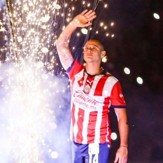 "Chicharito" manda mensaje a los "chivahermanos"; esto dijo