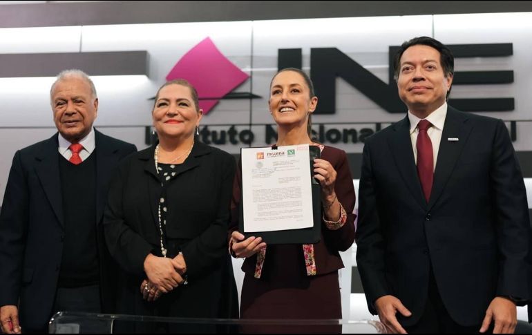 Frente miles de partidarios de la Cuarta Transformación, Claudia Sheinbaum declaró que esta nueva fase de cambio tiene un enfoque femenino y que la continuación del proyecto promete un futuro más prometedor para las próximas generaciones. CORTESÍA