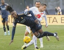 El Real Madrid podría ver reducida su ventaja en Liga si el Girona consigue un triunfo hoy frente al Athletic de Bilbao. EFE