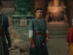 Aang un chico de 12 años y sus amigos deben usar sus poderes para salvar al mundo del Señor del Fuego. X/ @NetflixES