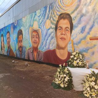 Pintan mural en honor a los 11 jóvenes asesinados en Salvatierra, Guanajuato