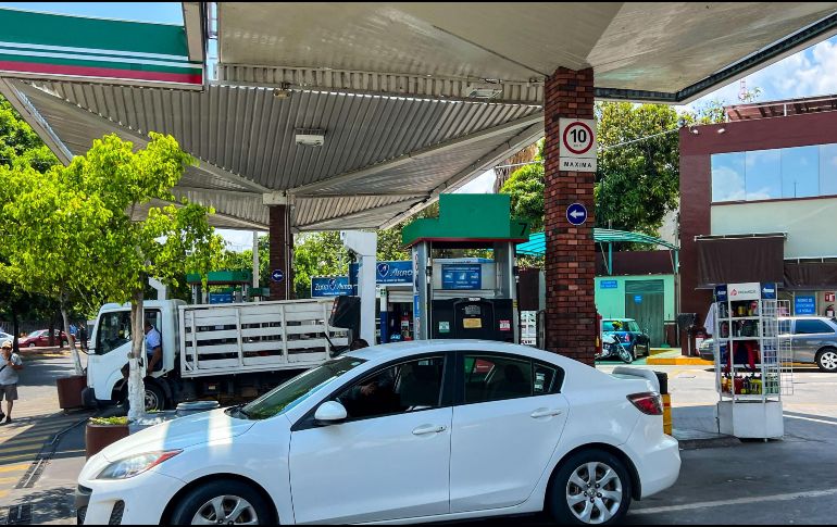 Algunas gasolineras ofrecerán más barata la gasolina verde. EL INFORMADOR/ARCHIVO