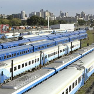 Gobierno de Milei enfrenta paro de trenes por falta de mejoras salariales