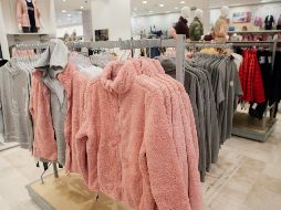 En la actualidad, hay trabajos en los que, debido a la naturaleza de los mismos, no se permite sentarse a los empleados. EL INFORMADOR / ARCHIVO