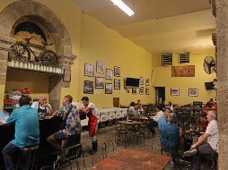 Cada semana visitan distintos lugares, incluyendo la  Cantina La Fuente, Época de Oro, Bar La Maestranza, entre otras. EL INFORMADOR / ARCHIVO