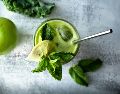 El jugo verde brinda beneficios a la salud debido a sus múltiples propiedades. ESPECIAL/ Foto de C. Rumpf en Unsplash