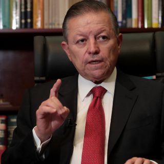 Zaldívar rompe el silencio sobre jueces, luego de dichos de López Obrador