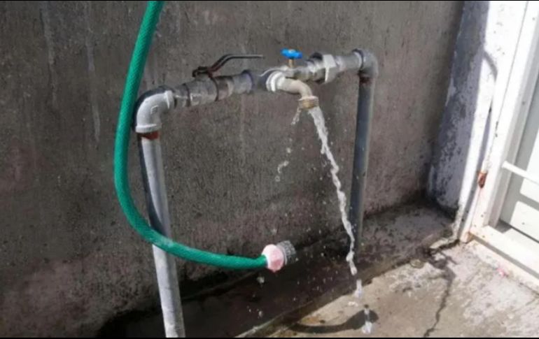 La suspensión del suministro de agua se debe a la necesaria sustitución de un entronque de ocho pulgadas. EL INFORMADOR/ ARCHIVO.