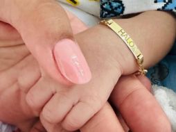 Actualmente, la artista mantiene su vida amorosa y personal en privado. Sin embargo, hace seis semanas compartió una fotografía en la que se observa la mano de su hijo con una pulsera de oro con su nombre. INSTAGRAM/ @hallebailey.