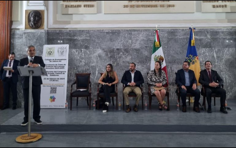 Alfonso Gómez asumió la presidencia del organismo en el antiguo Congreso del Estado ubicado en Palacio de Gobierno. ESPECIAL