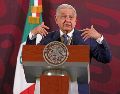 "Que cambie su teléfono", dijo el Presidente López Obrador luego de que le señalaron su error al revelar el número de una periodista. EL UNIVERSAL