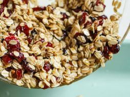 La avena aporta diversos beneficios al cuerpo. ESPECIAL / Foto de Polina Tankilevitch en Pexels