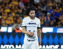 El público en las tribunas del Estadio AKRON se metió fuerte con el ex futbolista de Chivas.