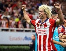 “Chicharito” volvió a las canchas con el Rebaño y el cuadro tapatío le pegó a Pumas dentro de la cancha del Estadio AKRON. IMAGO7.