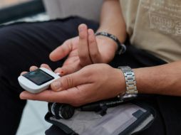 El control de niveles de azúcar en la sangre evitará complicaciones. ESPECIAL/ Foto de sweetlifediabetes en Unsplash