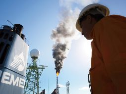 La petrolera que dirige Octavio Romero Oropeza también apunta que de manos del erario público recibió 166 mil 616 millones de pesos, lo que le permitió tener cifras positivas al cierre del año pasado. SUN / ARCHIVO