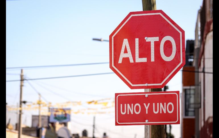 Son más de 320 señalamientos viales instalados entre las calles José María Vigil, Frías, San Felipe y Bernardo Balbuena. H. Figueroa.