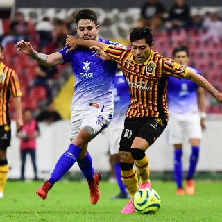 Leones y Correcaminos dividen unidades