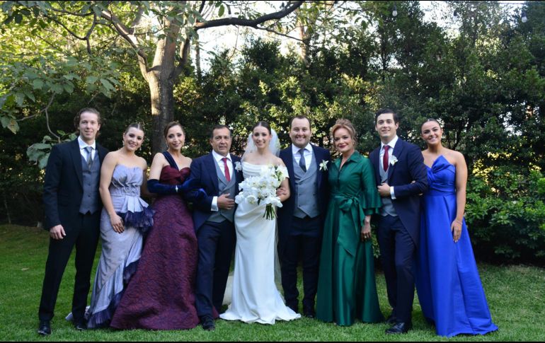 Gerardo Rickmann, Inés Macías, Andrés Macías, Mónica Barragán, Andrea  Macías, Enrique Rivera, Ma. Dolores Pérez, Juan Andrés Macías y Jimena Rivas. GENTE BIEN JALISCO/ Marifer Rached