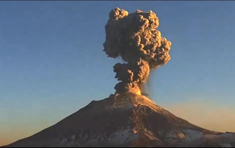 El día de hoy se han registrado en el volcán 13 exhalaciones y mil 398 minutos de tremor. ESPECIAL