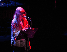 Patti llevó al público por una gama de emociones y reflexiones a través de tópicos como la naturaleza, el entorno, la vida, la fauna y las emociones. EL INFORMADOR/H.FIGUEROA