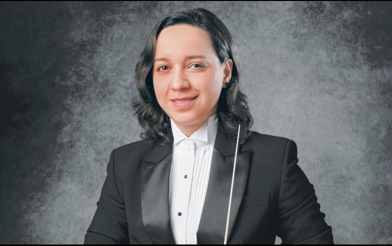Inés Rodríguez es la directora titular de la Orquesta Sinfónica de la Universidad Autónoma de Tamaulipas. CORTESÍA