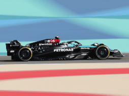 Lewis Hamilton, próximo piloto de Ferrari a partir del próximo año, mostró su destreza al registrar la vuelta más rápida con un impresionante tiempo de 1:30.374. EFE / A. Haider