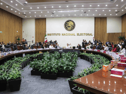 La sesión del INE que tuvo lugar el jueves 29 de febrero, concluyó con la confirmación de que los tres aspirantes cumplen con todos los requisitos legales. SUN