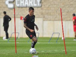 El mediocampista rojinegro se anticipaba que regresaría en marzo, sin embargo, Lozano tuvo molestias en la rodilla debido a un clavo que le colocaron durante la operación anterior, lo que requirió su extracción. IMAGO7