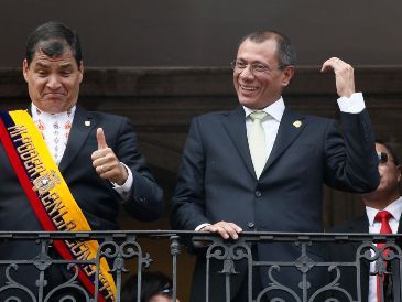 Jorge Glas (D) fue vicepresidente durante el mandato presidencial de Rafael Correa (2007-2017). AFP / ARCHIVO