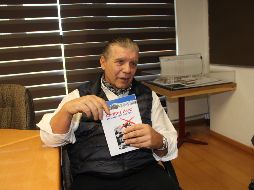 Durante la conferencia también habló acerca de sus libros