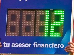 En medio de la polémica suscitada por la posible introducción de una tarjeta azul, que signifique la expulsión temporal de un jugador, la IFAB decidió no entrar en polémica con la FIFA. IMAGO7