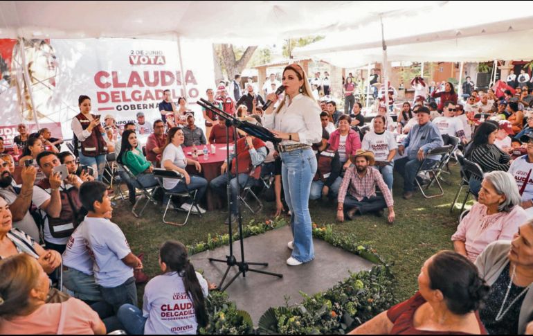Claudia  Delgadillo, candidata de la coalición “Sigamos Haciendo Historia en Jalisco”, durante su visita a Tequila. ESPECIAL