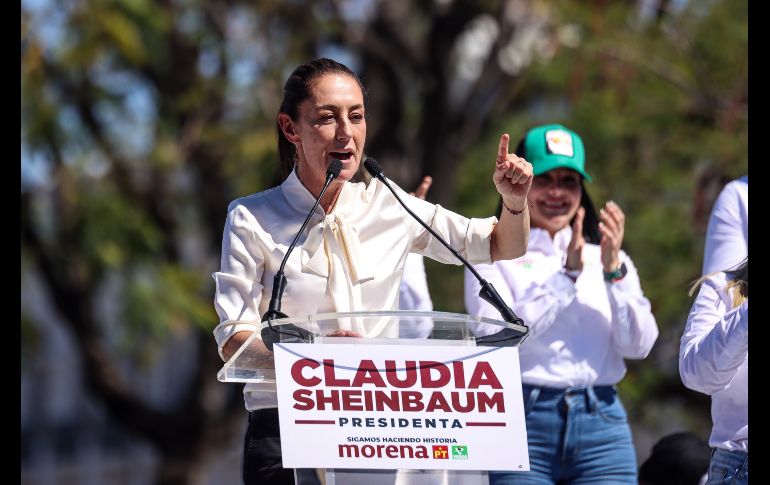 Claudia Sheinbaum refrendó su compromiso de consolidar durante su gobierno los programas sociales de apoyo a estudiantes y personas de la tercera,  además de garantizar que su incremento nunca sea por debajo de inflación. EL INFORMADOR / H. Figueroa
