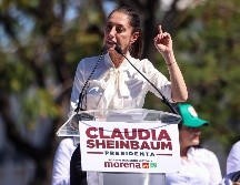 Claudia Sheinbaum refrendó su compromiso de consolidar durante su gobierno los programas sociales de apoyo a estudiantes y personas de la tercera,  además de garantizar que su incremento nunca sea por debajo de inflación. EL INFORMADOR / H. Figueroa