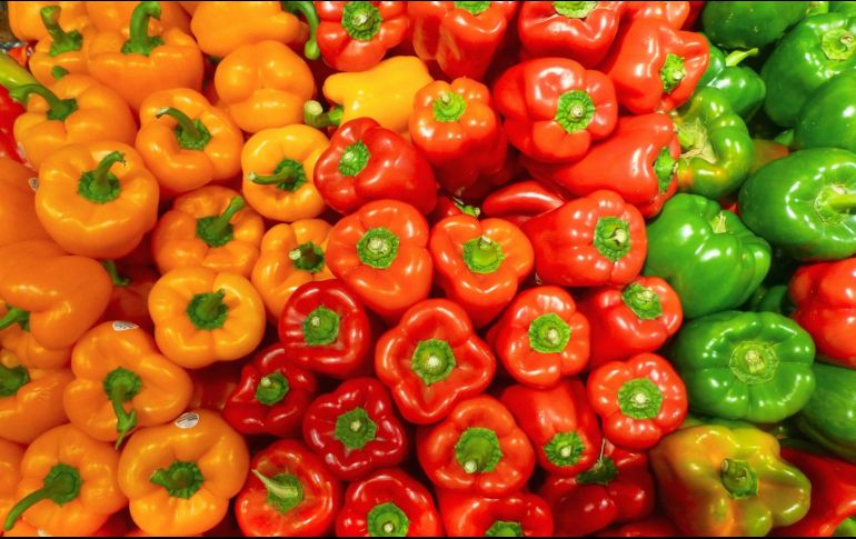 El pimiento morrón tiene grandes beneficios para la salud. ESPECIAL/ Foto de Nick Fewings en Unsplash