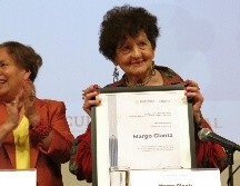 La escritora fue reconocida en el Palacio de Bellas Artes. AP / Berenice Bautista