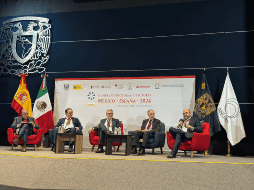 En la mesa participaron, además, el doctor Antonio Largo, Rector de la Universidad de Valladolid; el doctor Leonardo Lomelí, Rector de la UNAM y el doctor Miguel Ángel Castro, Rector de la Universidad de Sevilla. ESPECIAL/ANUIES