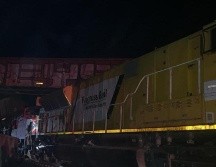 Debido a la fuerza del impacto, varias de las locomotoras se descarrilaron de los rieles. ESPECIAL