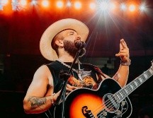 El artista del regional mexicano ha cautivado a miles de personas de México y de otros países con su música, la cual tiene un estilo único por su voz y eso lo ha catapultado a ser uno de los mejores cantantes del momento. INSTAGRAM / carinleonoficial