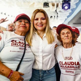 Claudia Delgadillo se reúne con adultos mayores